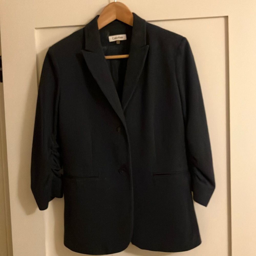 Calvin Klein women’s blazer ruched sleeve - navy